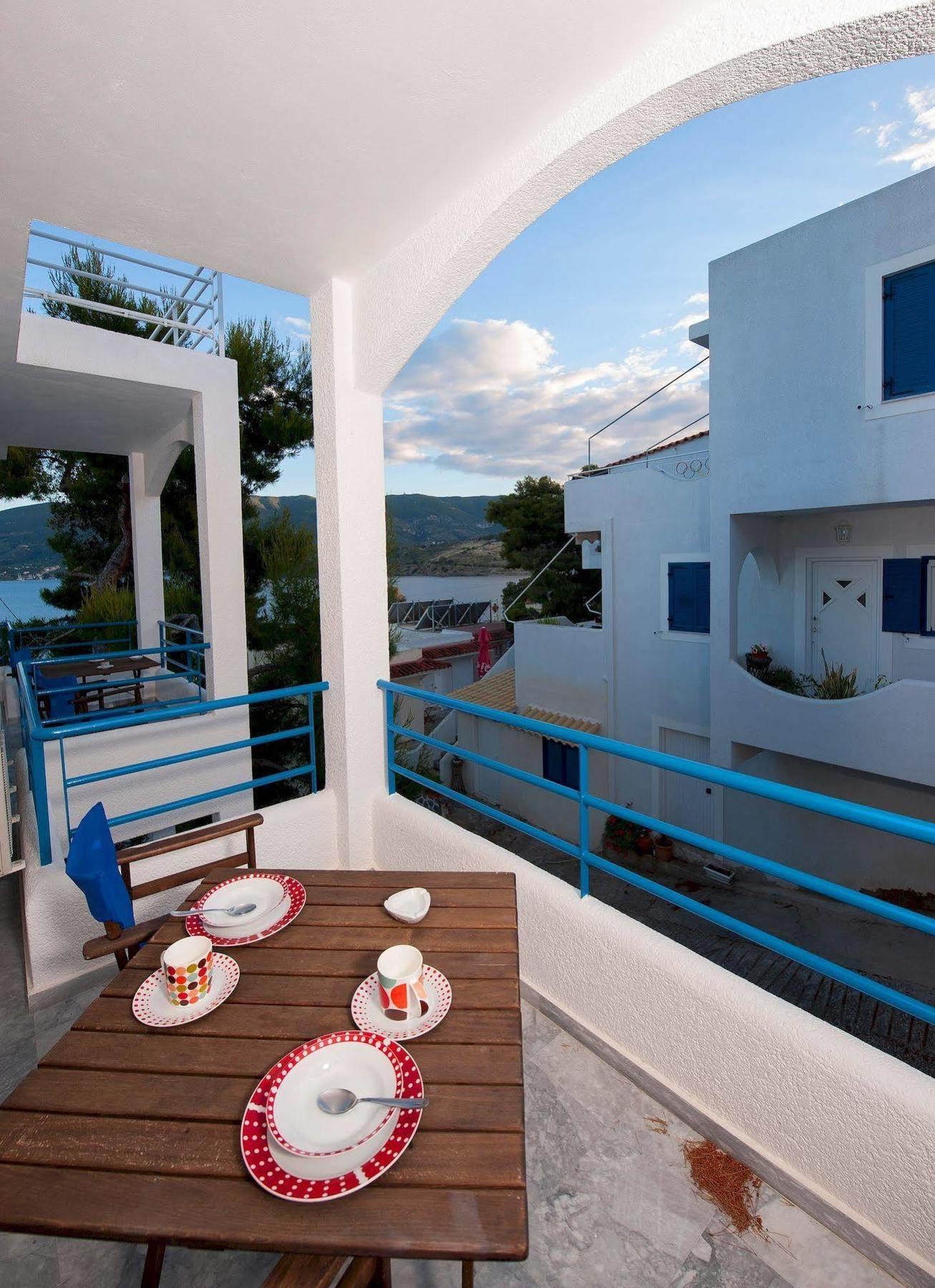 Christine Studios Poros Town Exterior foto